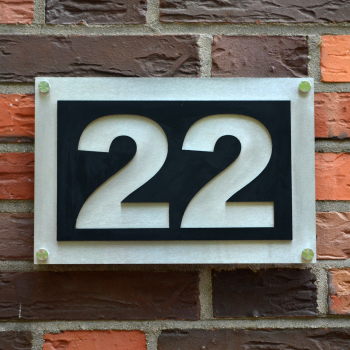 Hausnummer in Edelstahl/Acryl